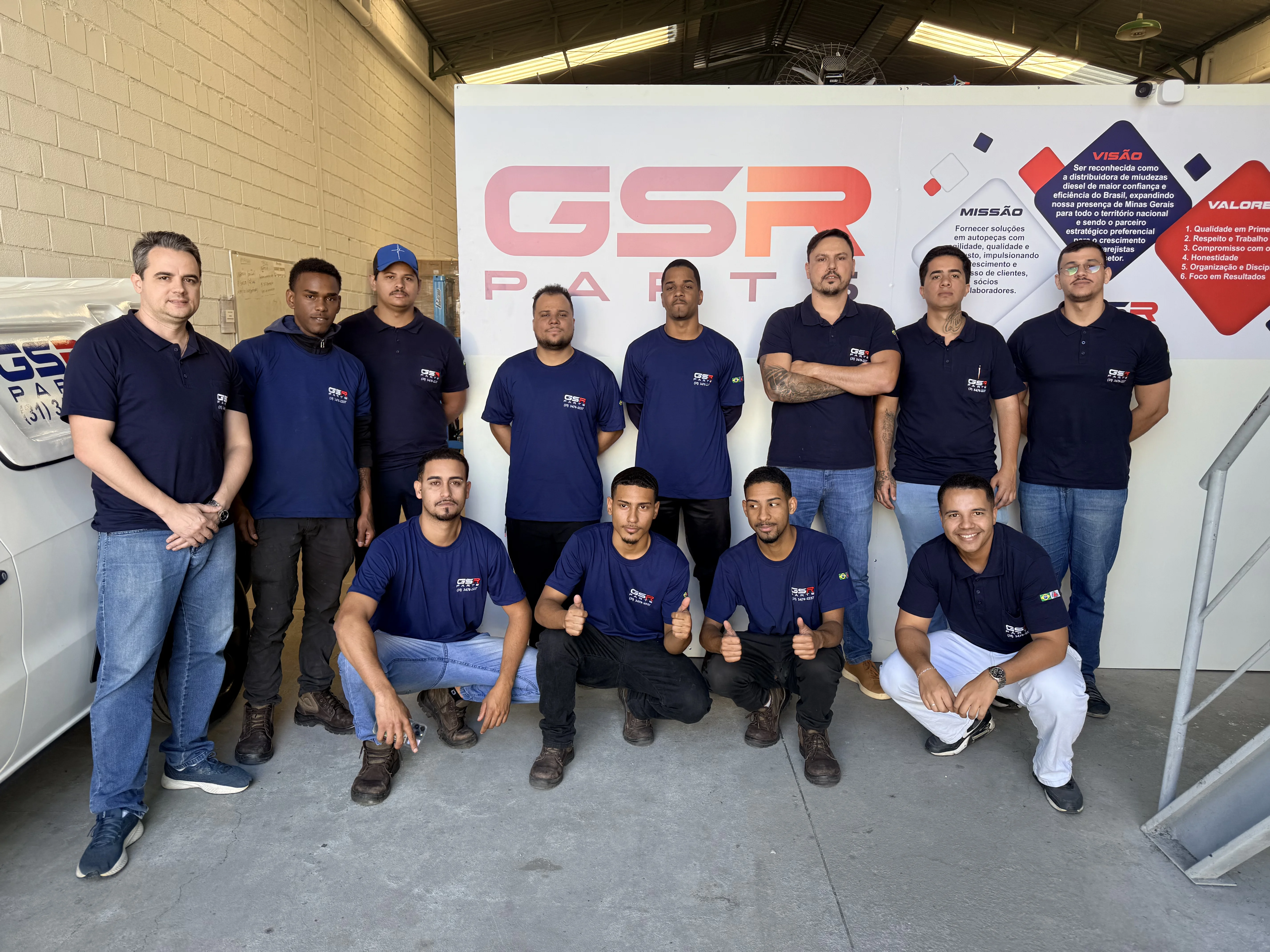 Equipe GSR Parts na sede da distribuidora em Betim MG